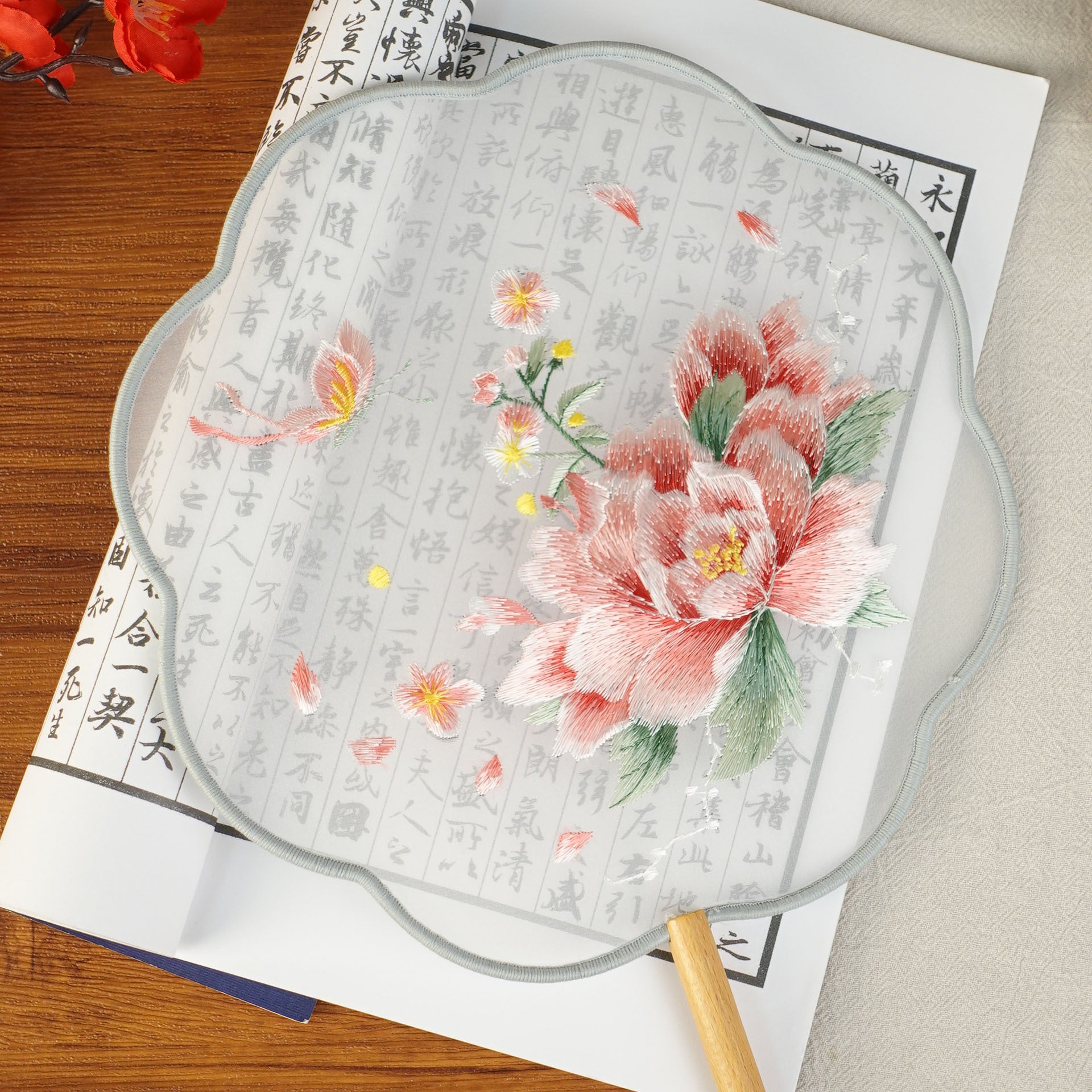 Double-sided embroidered round fan featuring the Peony Fairy-3